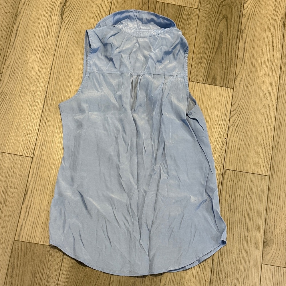 Sleeveless Blue Button-Up Top Junior size s small - Picture 3 of 3